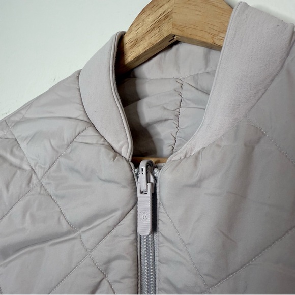 Lululemon Women’s Reversible Bomber Jacket in Pale Blush Pink size 4 - Picture 12 of 16
